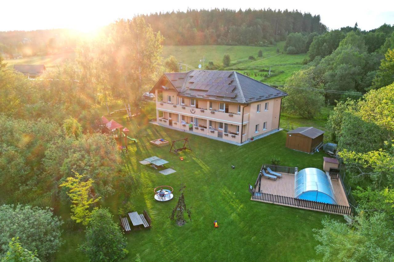 Apartments Nad Rybniky Horní Planá Exteriör bild